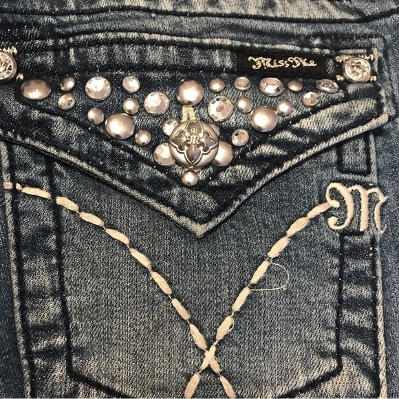 Miss Me Jeweled Flap Pocket Skinny Jeans Woman’s Size 27 - Picture 5 of 12